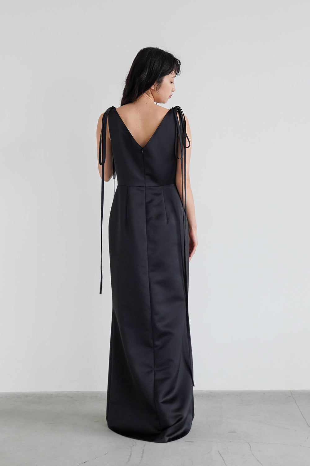 サテンリボンドレス / 100855 | モデル身長157cm 着用サイズ34