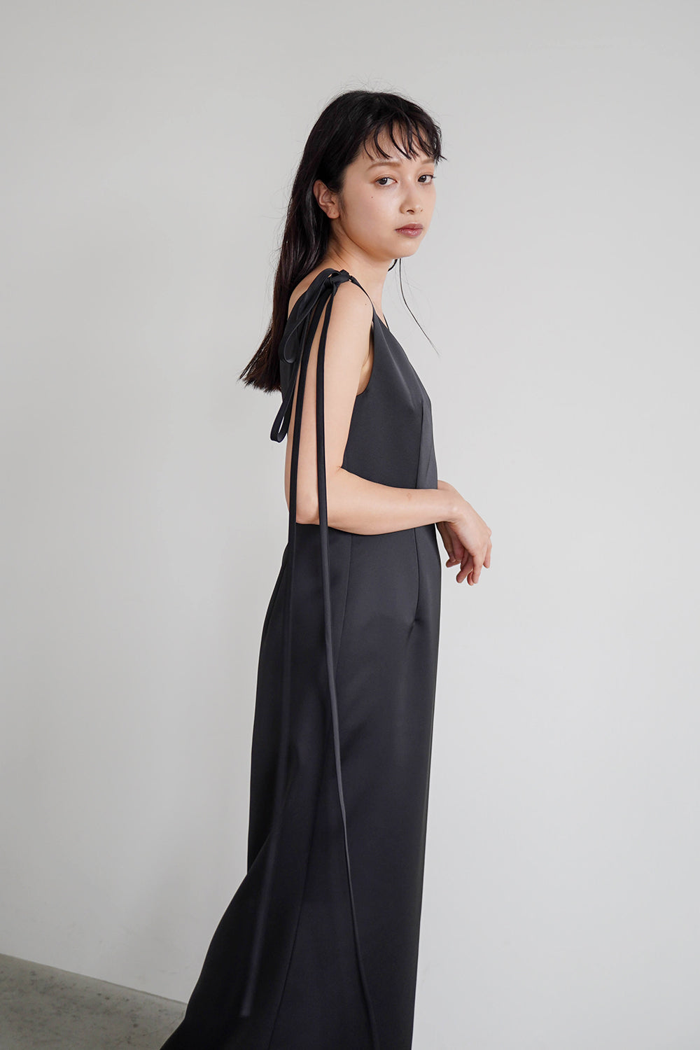 サテンリボンドレス / 100855 | モデル身長157cm 着用サイズ34