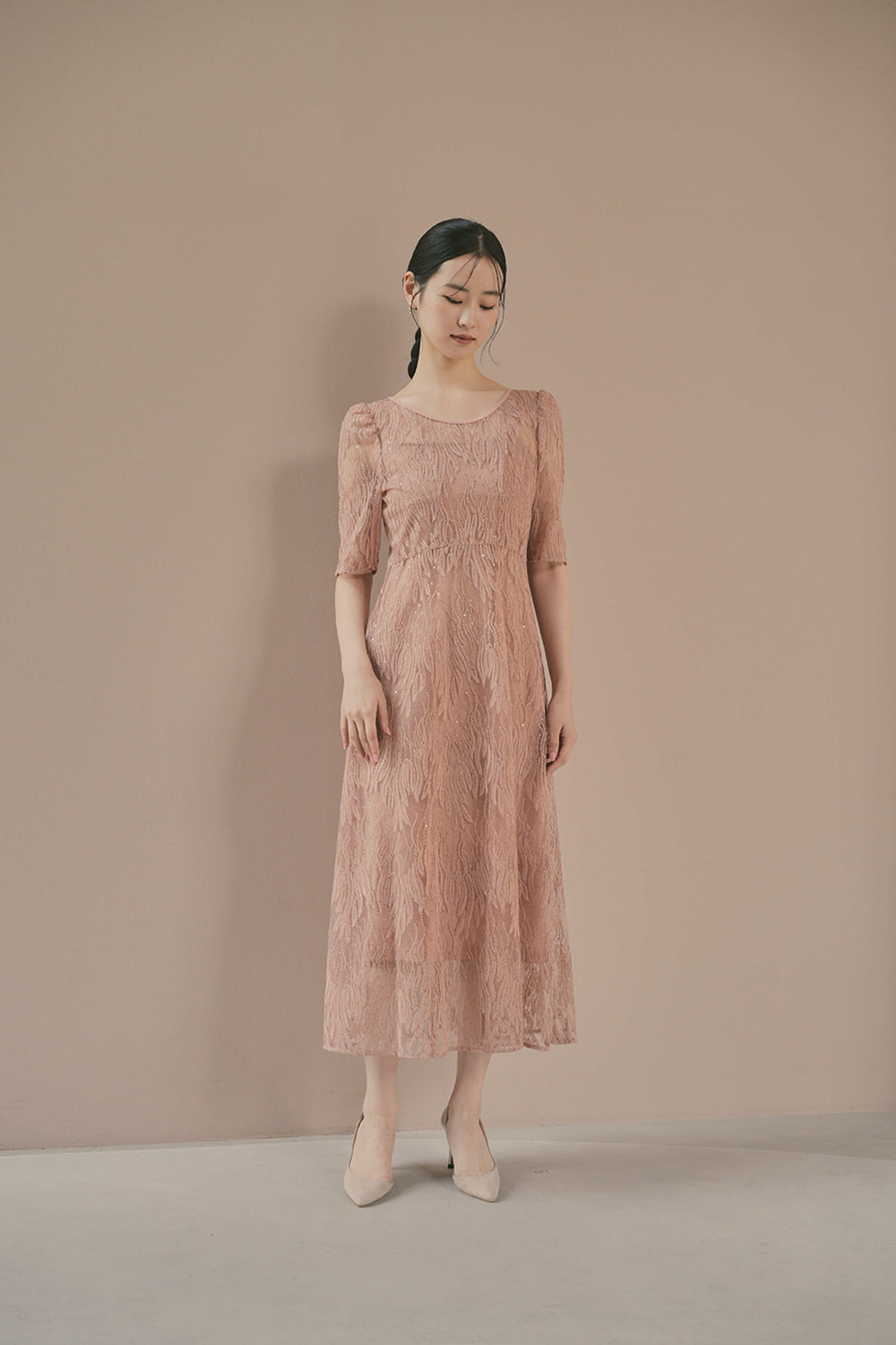 kaene スパンコールアネモネドレス / 100924 | モデル身長170cm 着用サイズ36