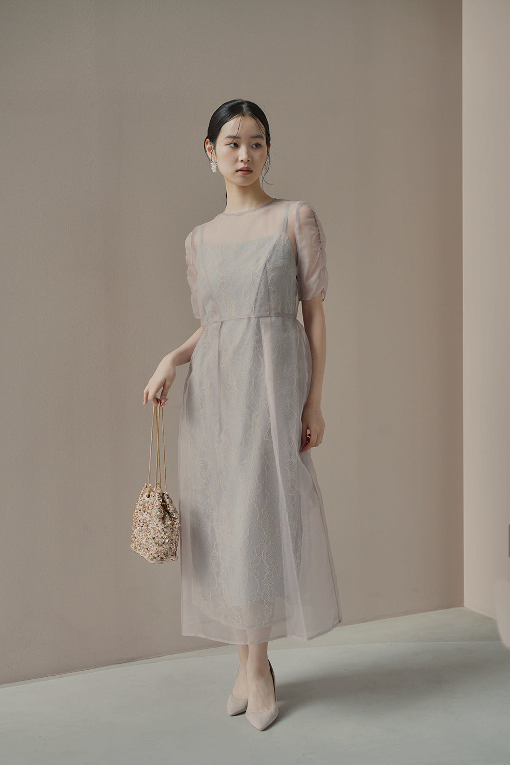 kaene オーガンエプロンレースドレス / 100881 | モデル身長170cm 着用サイズM(38)