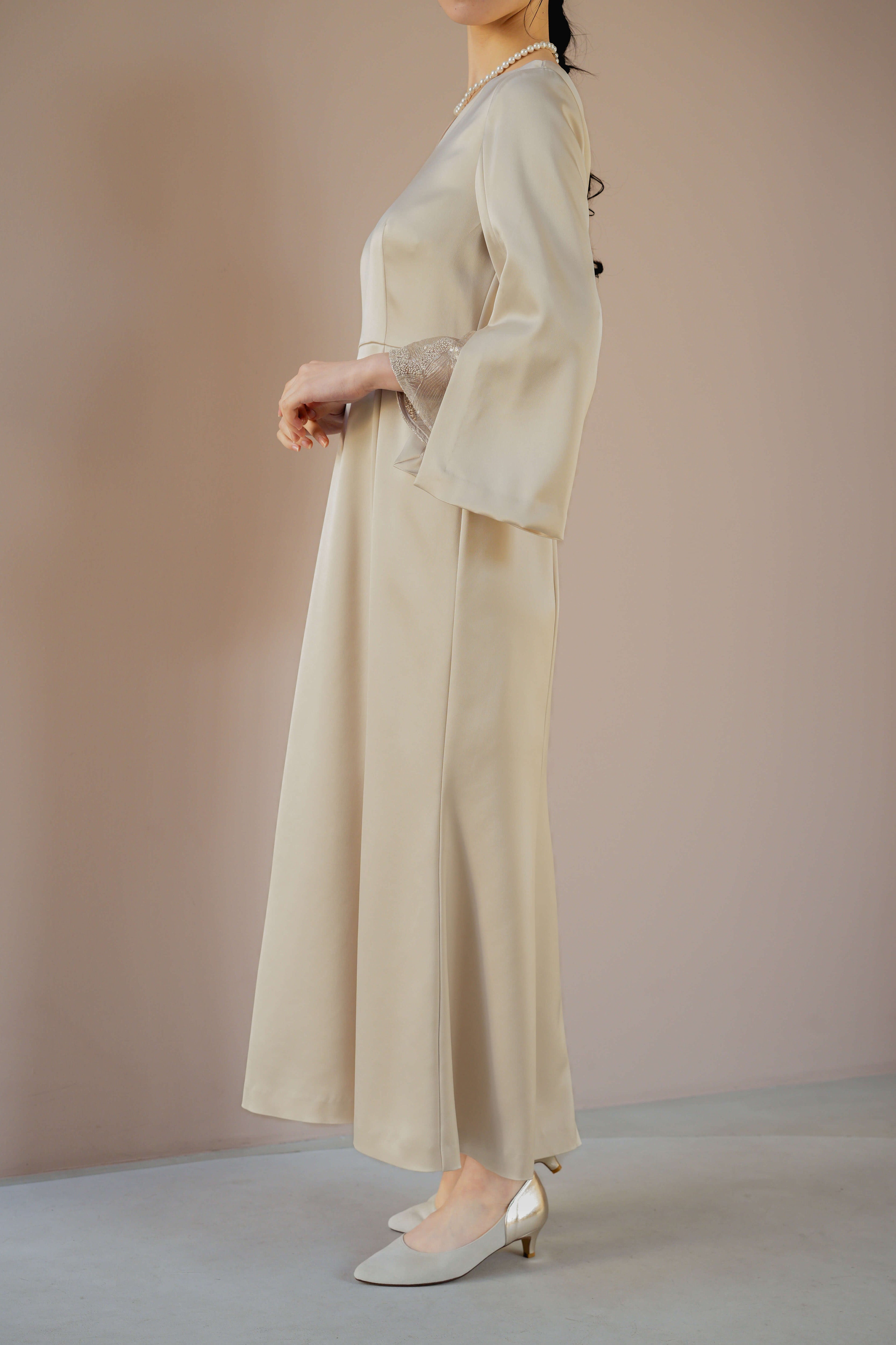 kaene リュクスサテン マーメイドドレス / 101186 結婚式用ドレス | モデル身長170cm 着用サイズM(38)