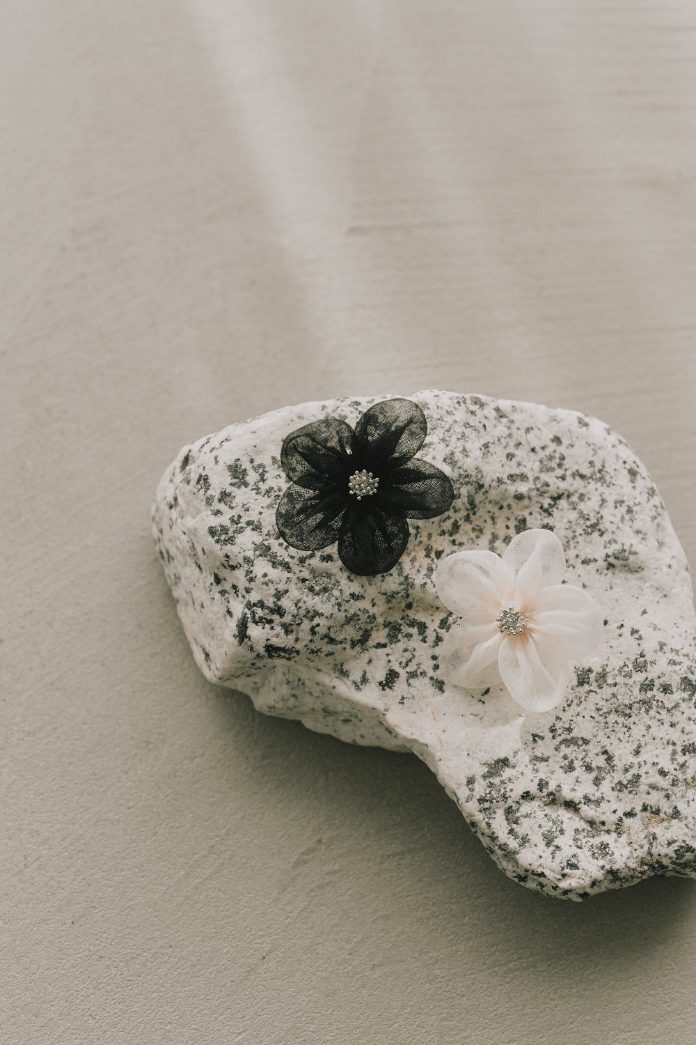 kaene シフォンペタルパールイヤリング / 032008 |