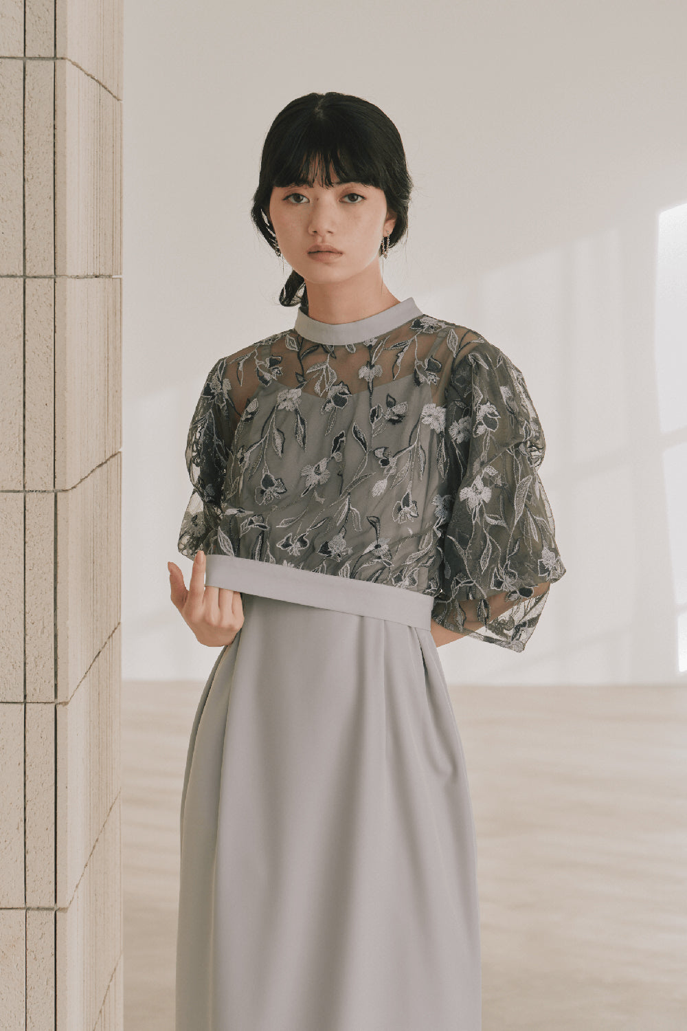 kaene 刺繍レースコンビネーションドレス / 101102 | モデル身長166cm 着用サイズM