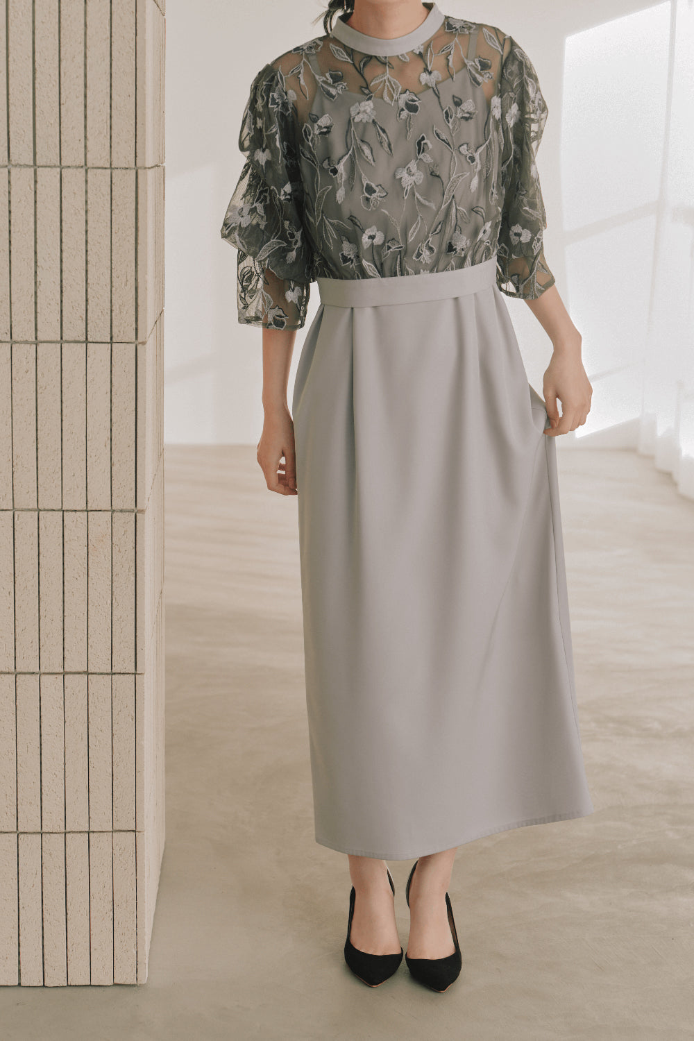 kaene 刺繍レースコンビネーションドレス / 101102 | モデル身長166cm 着用サイズM