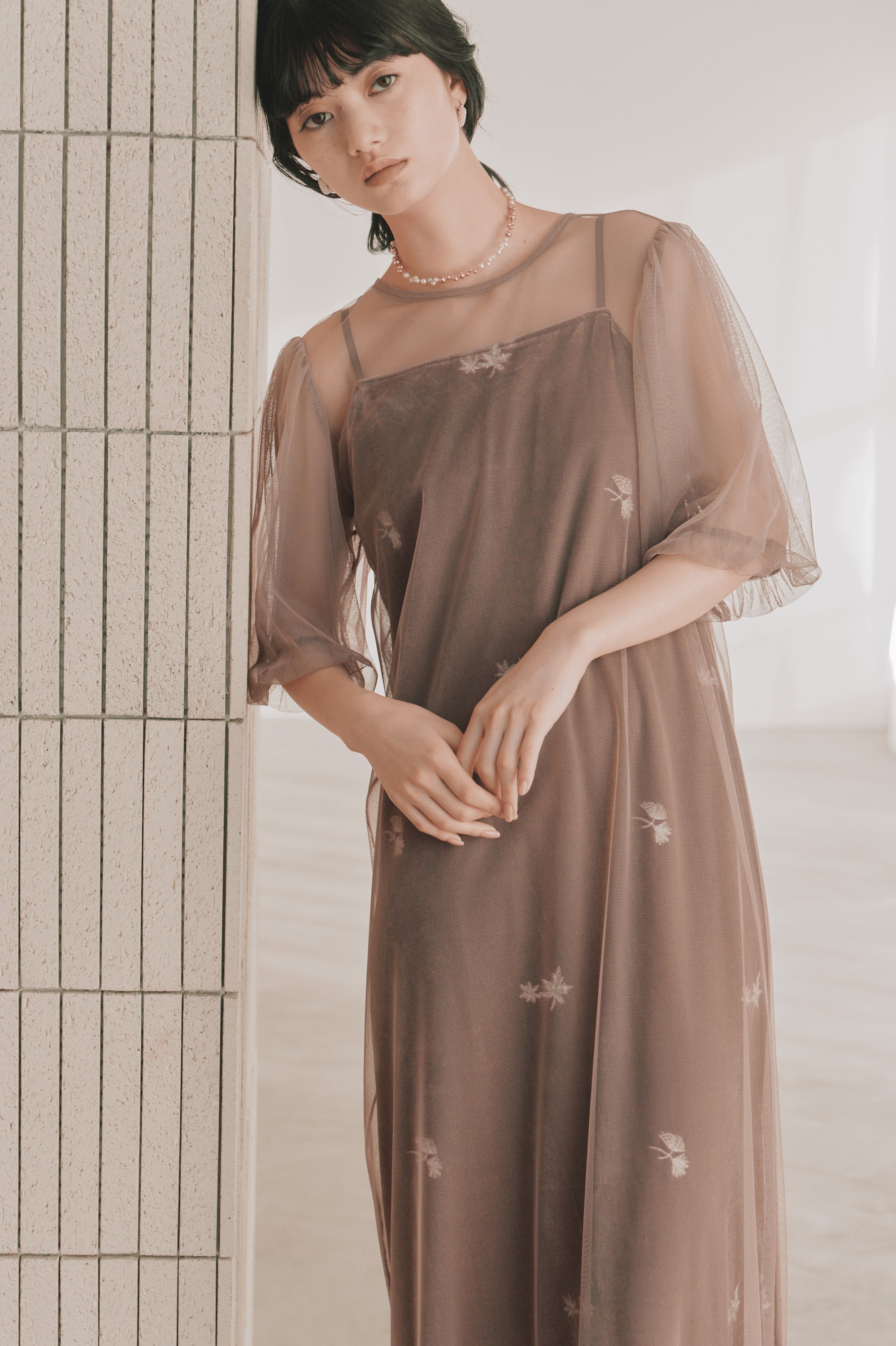 kaene 刺繍ベロアチュールドレス / 101130 結婚式用ドレス | モデル身長165cm 着用サイズM