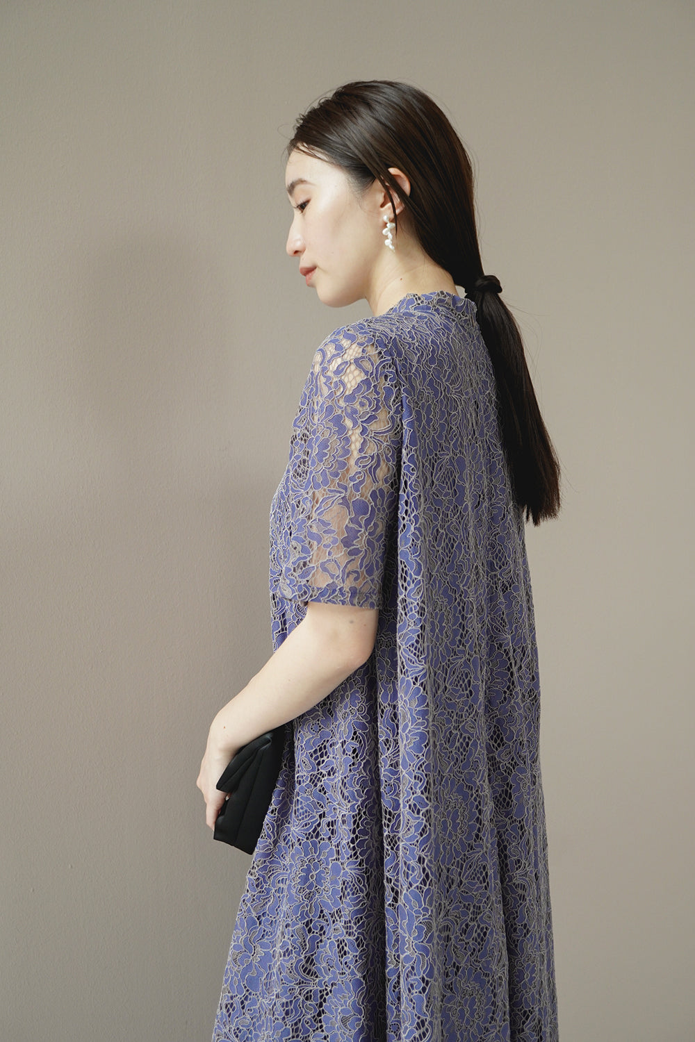 kaene パイピングレースAラインドレス / 100789 | モデル身長160cm 着用サイズFREE ※blue着用
