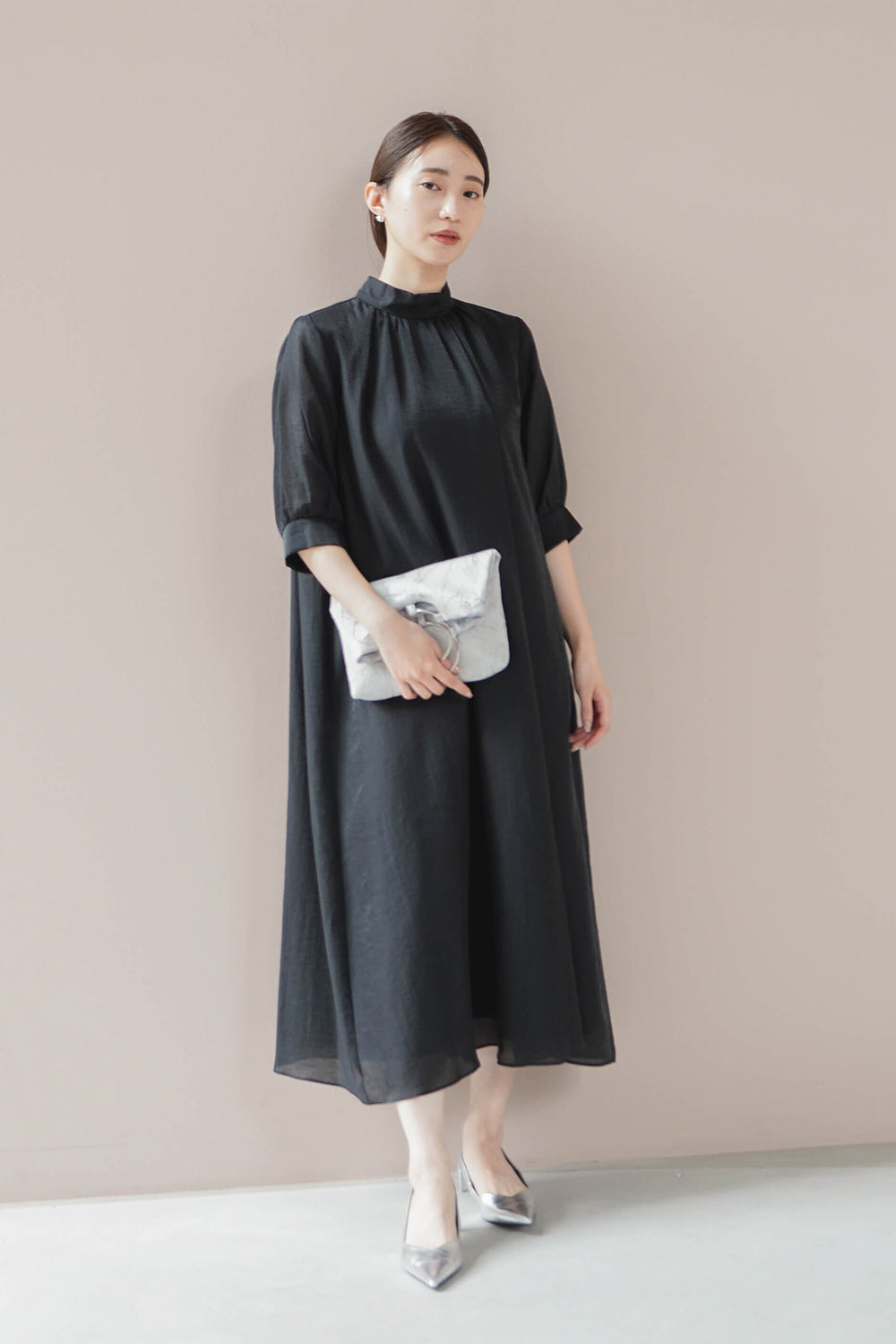 kaene シャンブレーAラインドレス / 100768 | モデル身長160cm 着用サイズ1