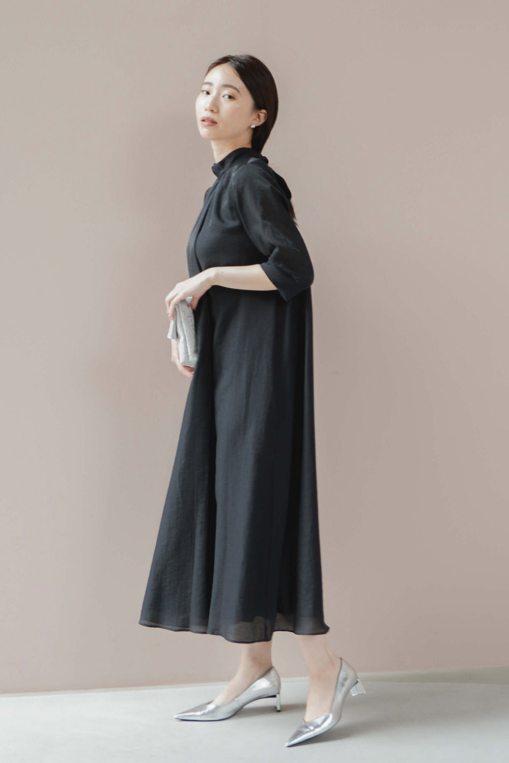 kaene シャンブレーAラインドレス / 100768 | モデル身長160cm 着用サイズ1