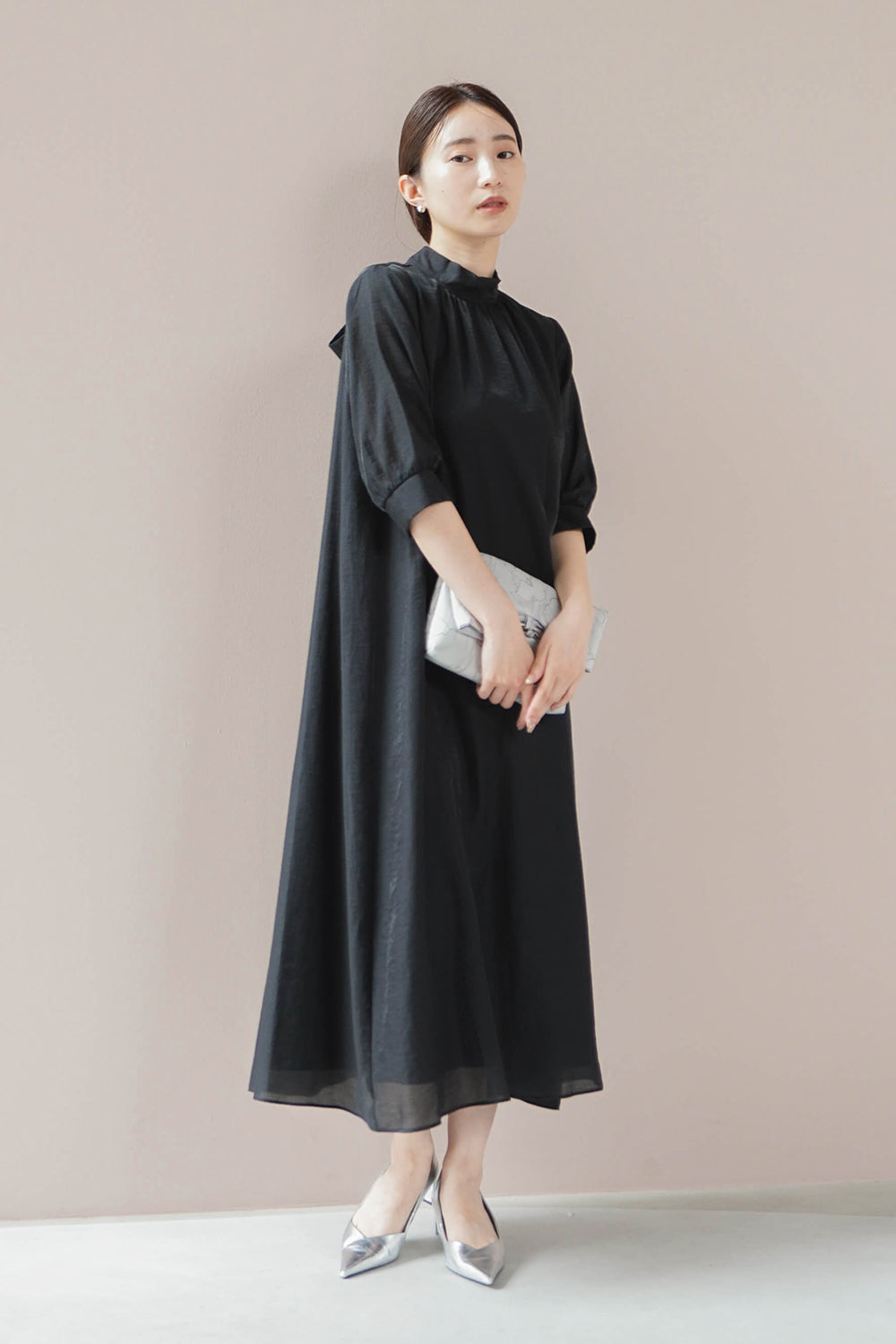 kaene シャンブレーAラインドレス / 100768 | モデル身長160cm 着用サイズ1