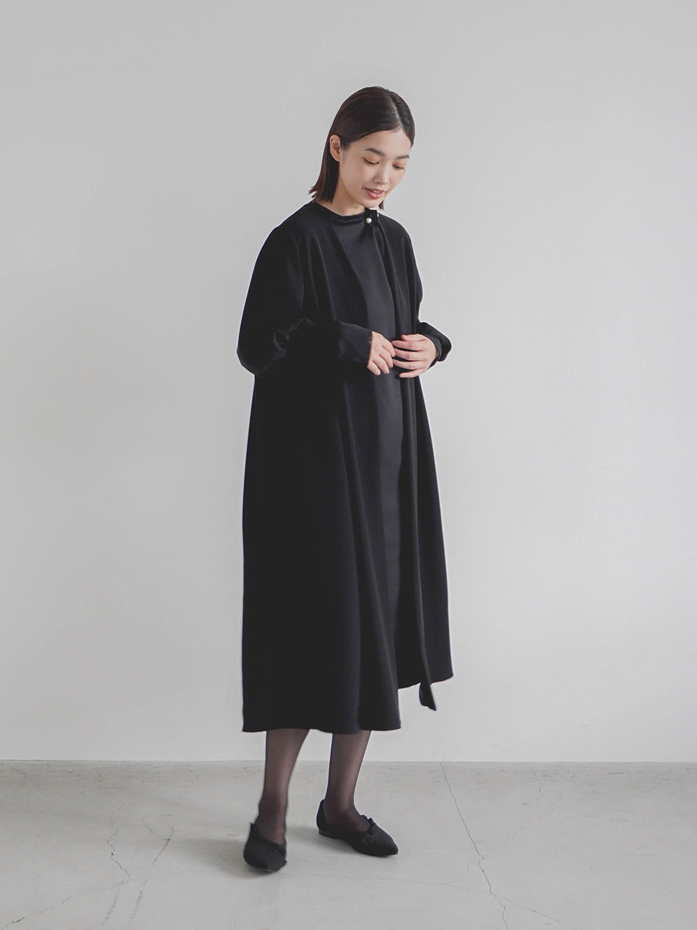 kaene デザインカフスコート / 004110 | モデル身長162cm 着用サイズFREE