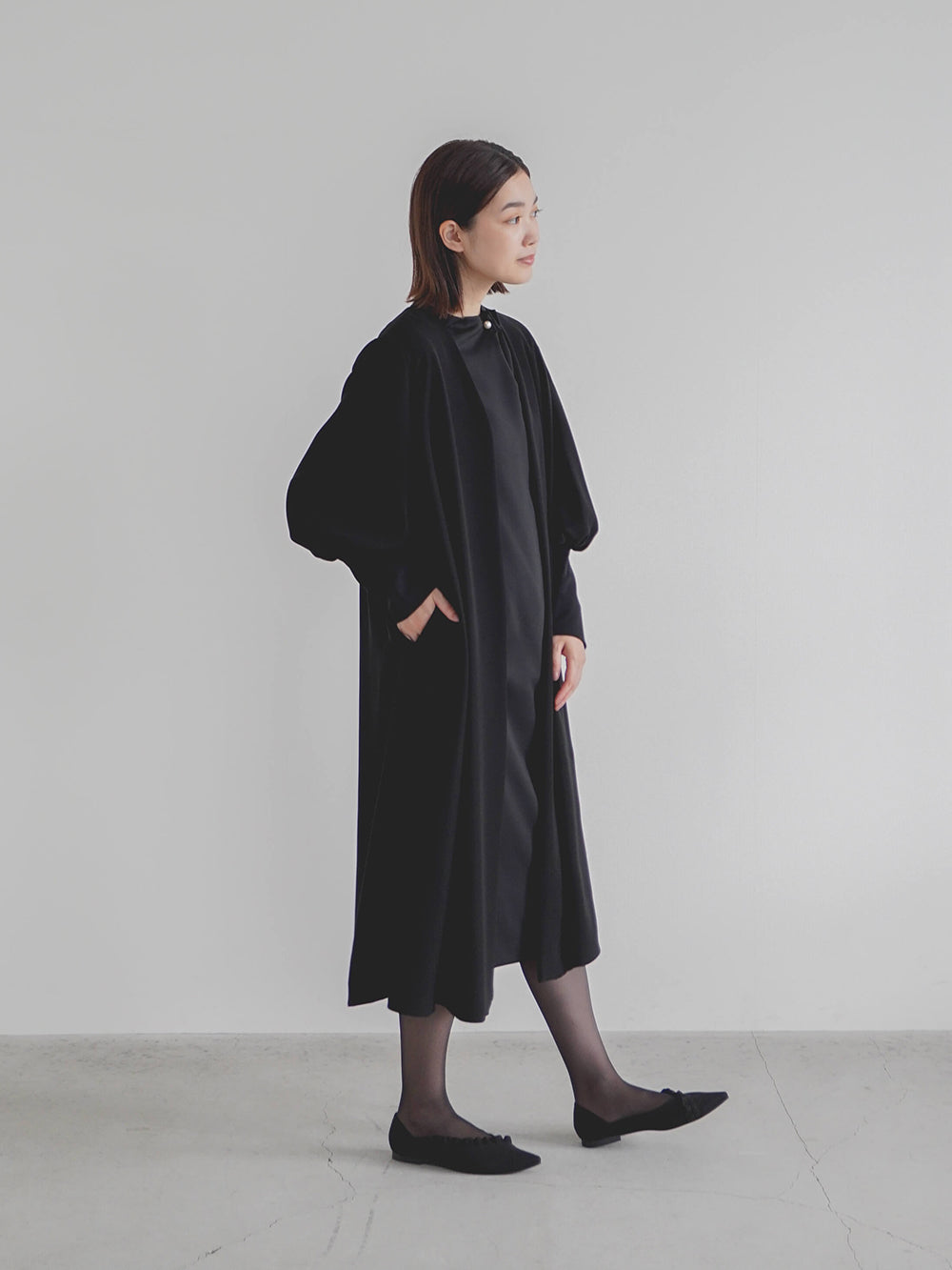 kaene デザインカフスコート / 004110 | モデル身長162cm 着用サイズFREE