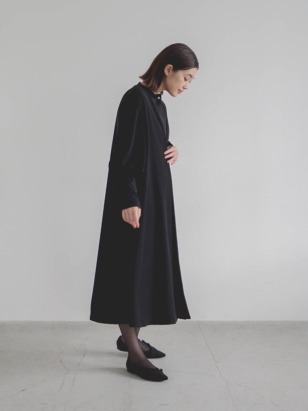 kaene デザインカフスコート / 004110 | モデル身長162cm 着用サイズFREE