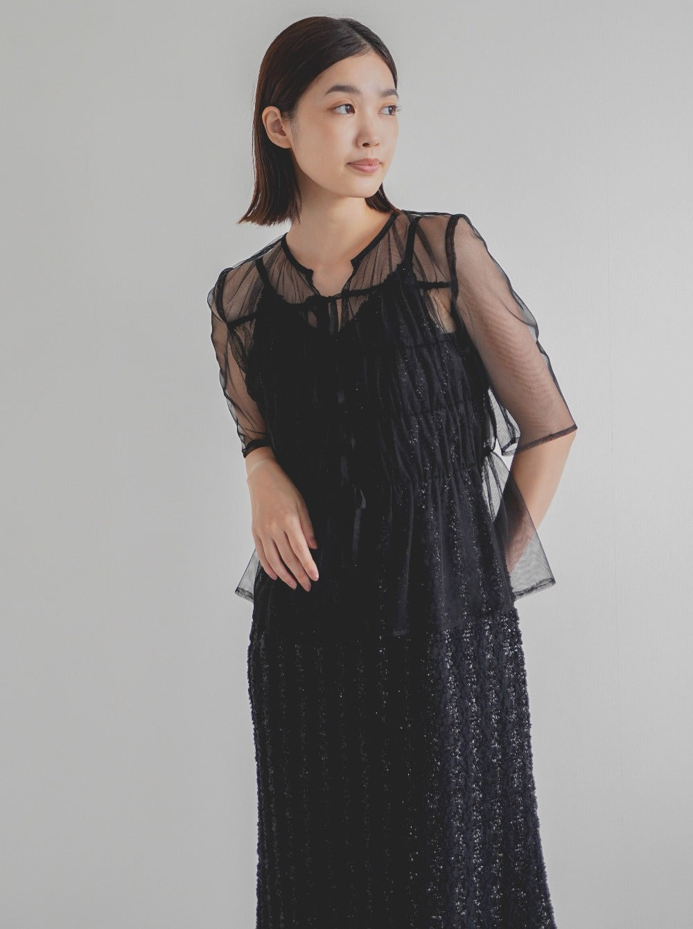 kaene チュールブラウス×ラメツイードドレス / 100912 | モデル身長162cm 着用サイズ36