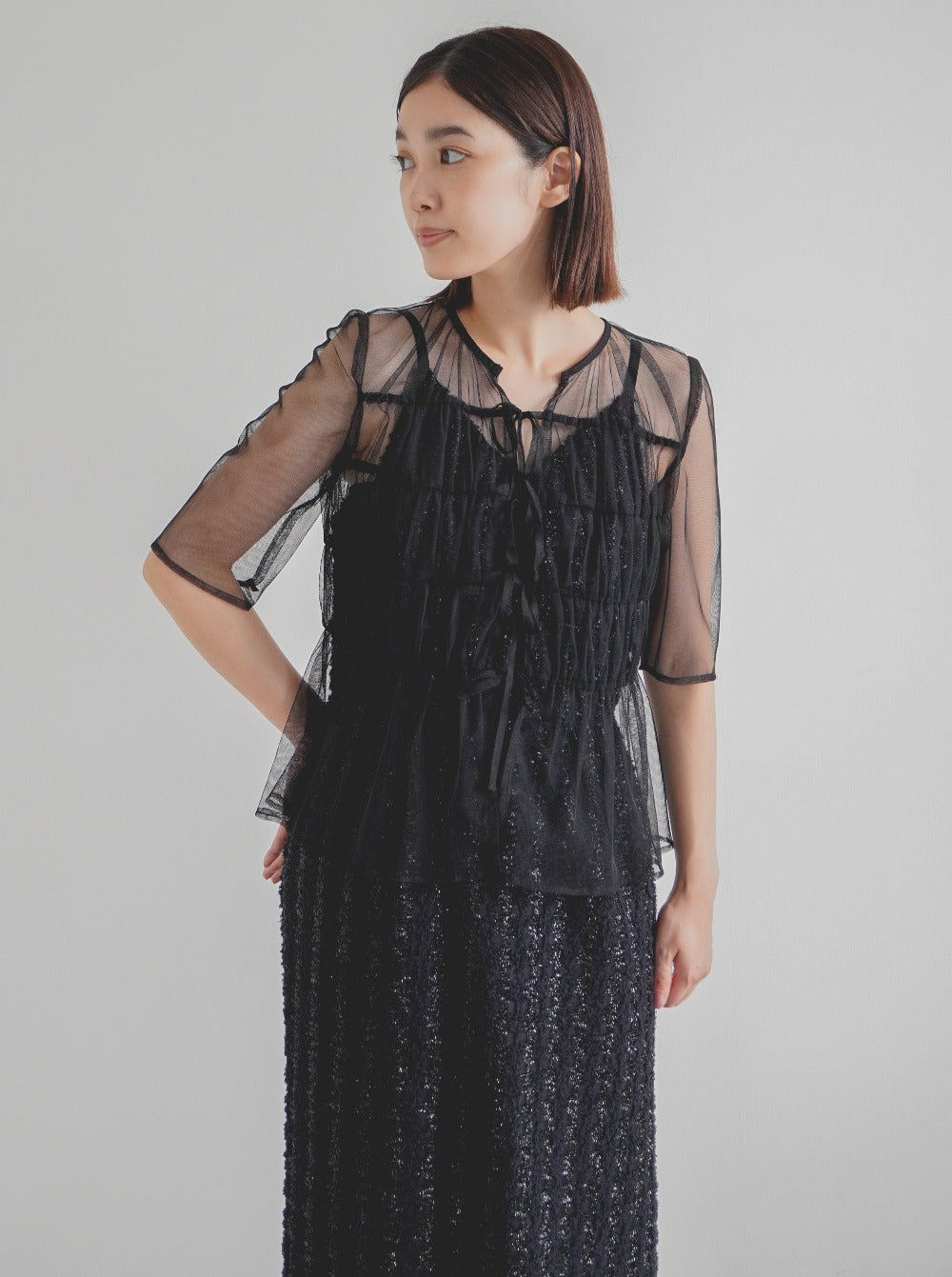 kaene チュールブラウス×ラメツイードドレス / 100912 | モデル身長162cm 着用サイズ36