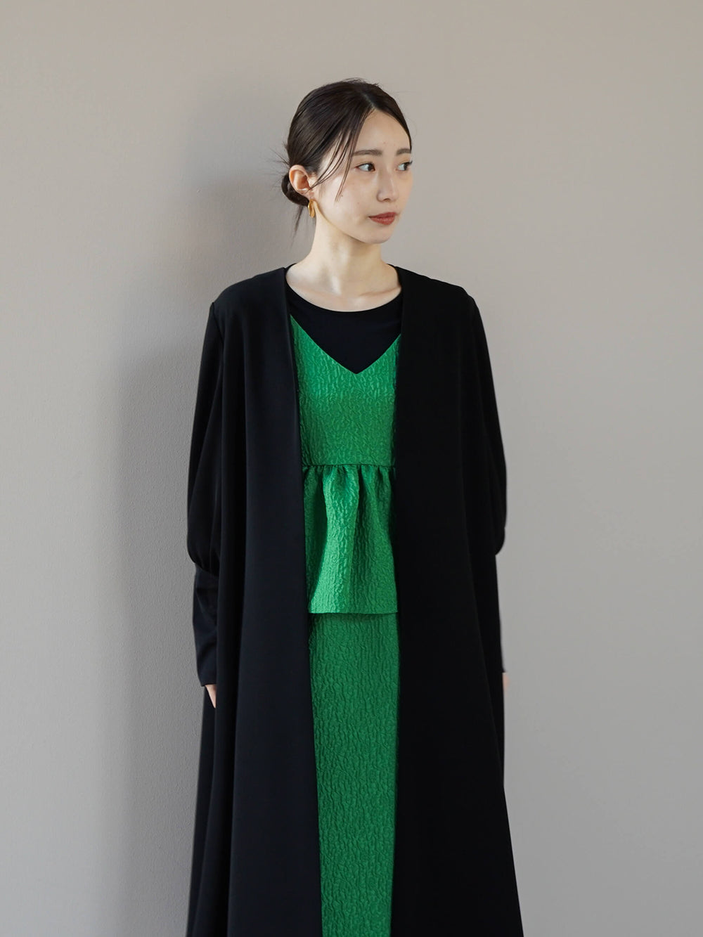 kaene デザインカフスコート / 004110 | モデル身長160cm 着用サイズFREE