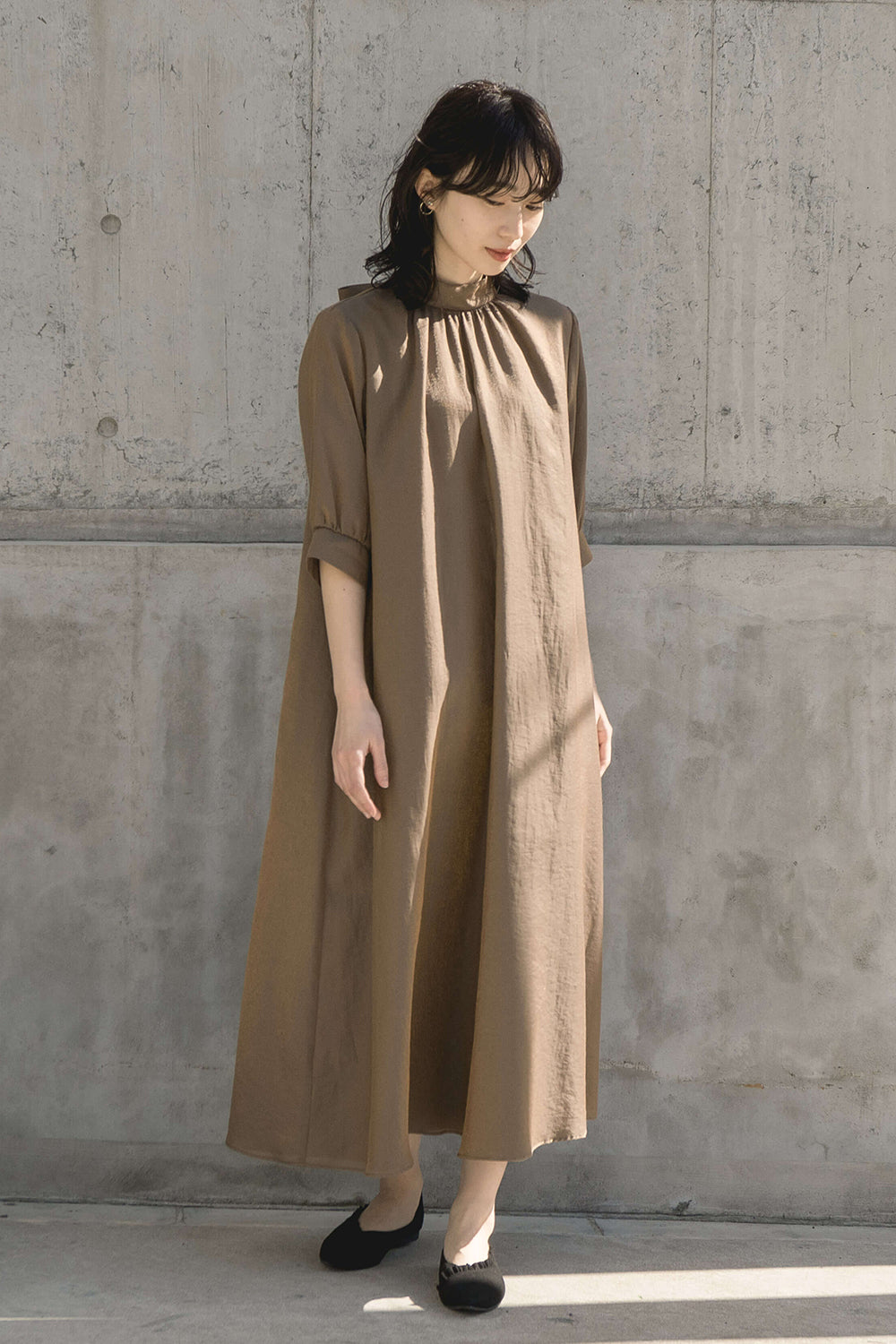 kaene シャンブレーAラインドレス / 100768 | モデル身長160cm 着用サイズ2