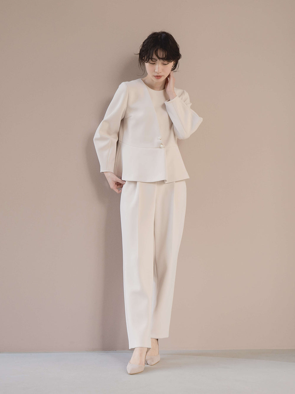 kaene バイカラーパンプス / 050014 | beige着用