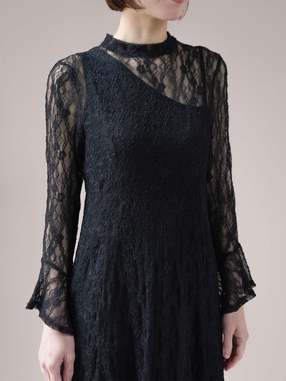 kaene リトルフラワーアシンメトリードレス / 100949 | モデル身長164cm 着用サイズ38