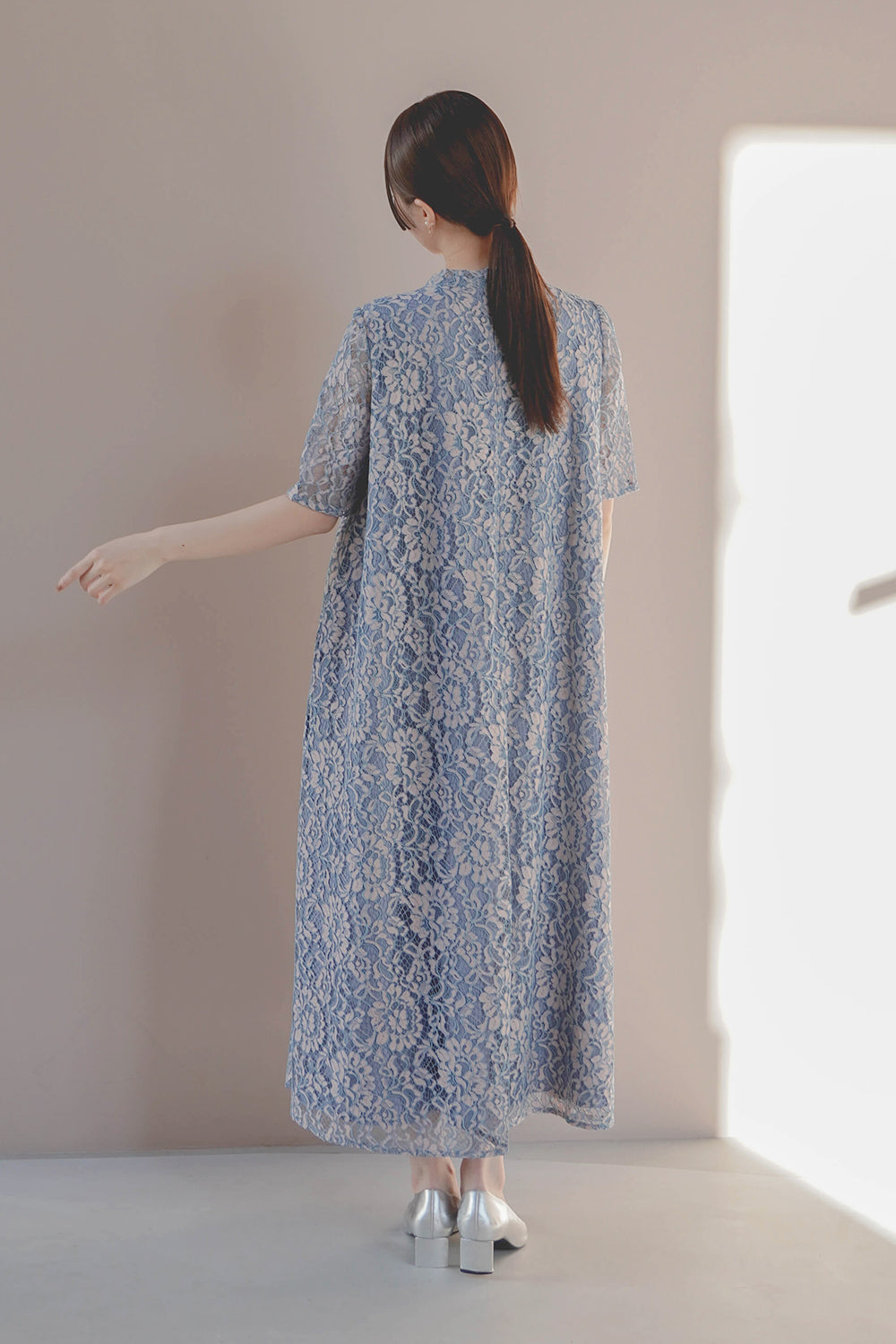 kaene パイピングレースAラインドレス / 100789 | モデル身長160cm 着用サイズFREE ※sax着用