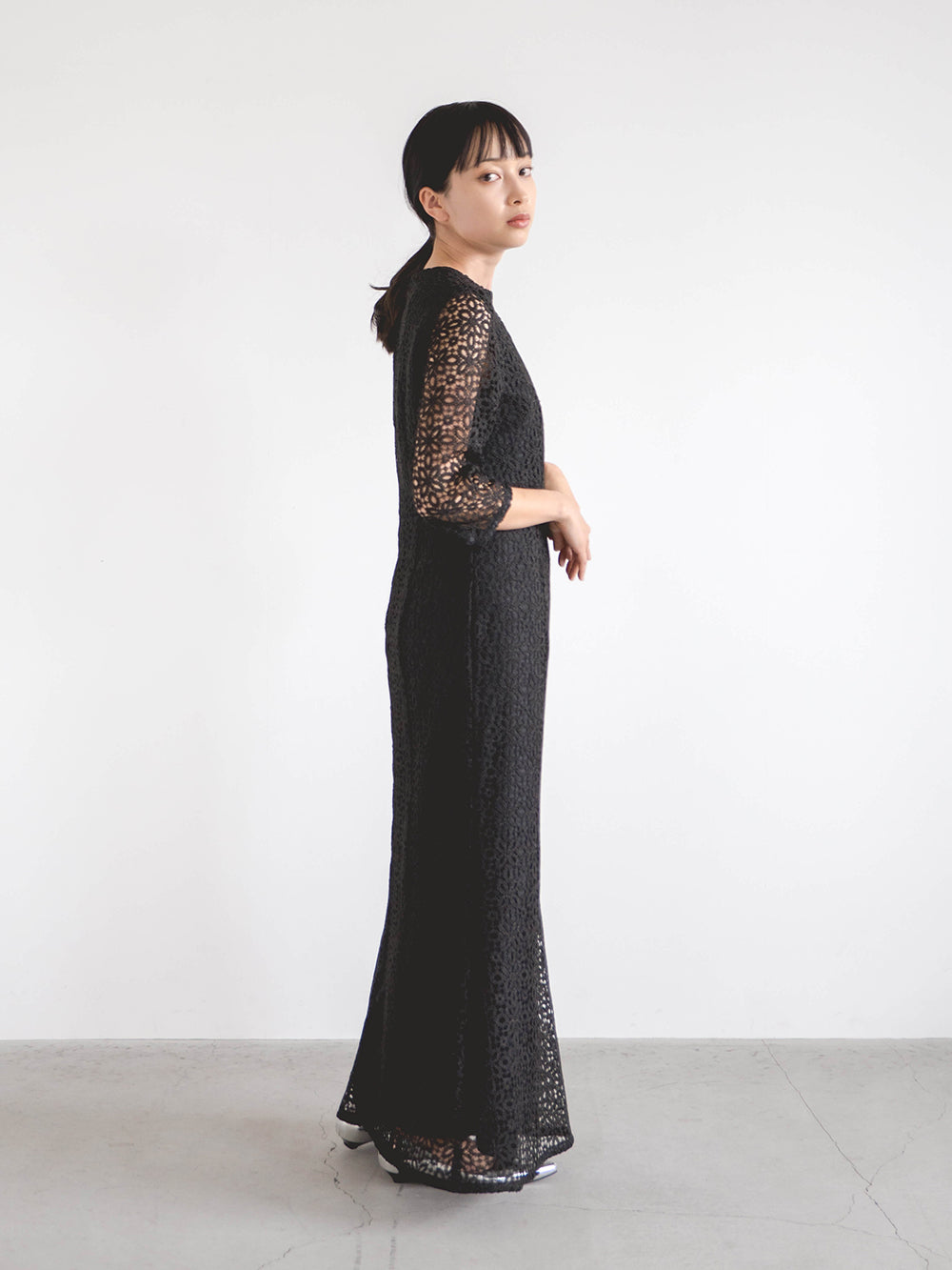kaene ラメクロシェドレス / 100877 | モデル身長157cm 着用サイズ34
