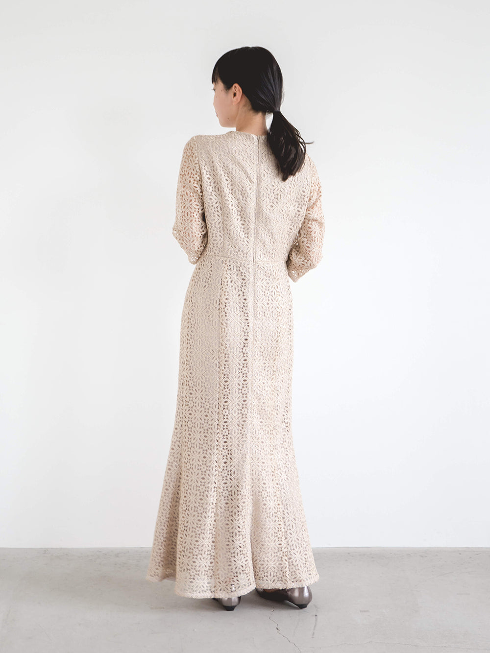 kaene ラメクロシェドレス / 100877 | モデル身長157cm 着用サイズ34