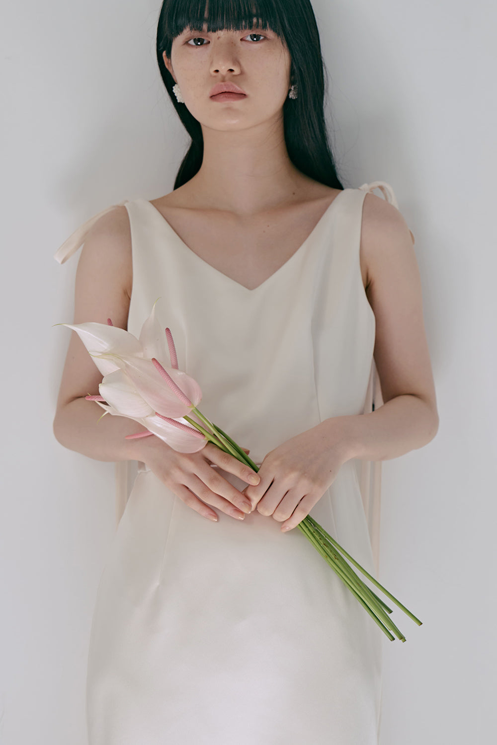 kaene サテンリボンドレス / 100855 | モデル身長165cm 着用サイズ36