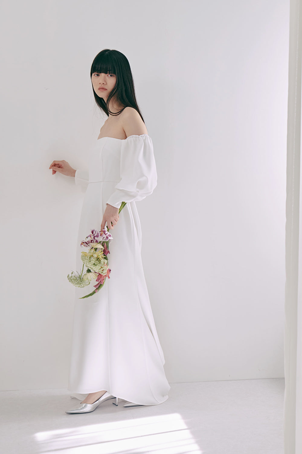 オフショルマーメイドドレス / 100828 kaene | モデル身長165cm 着用サイズ36