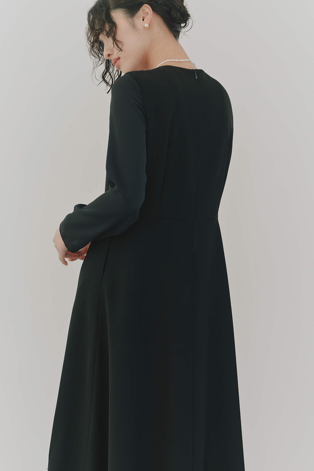 kaene シフォン合わせロングワンピース / 100647 | モデル身長166cm 着用サイズ38 ※black着用