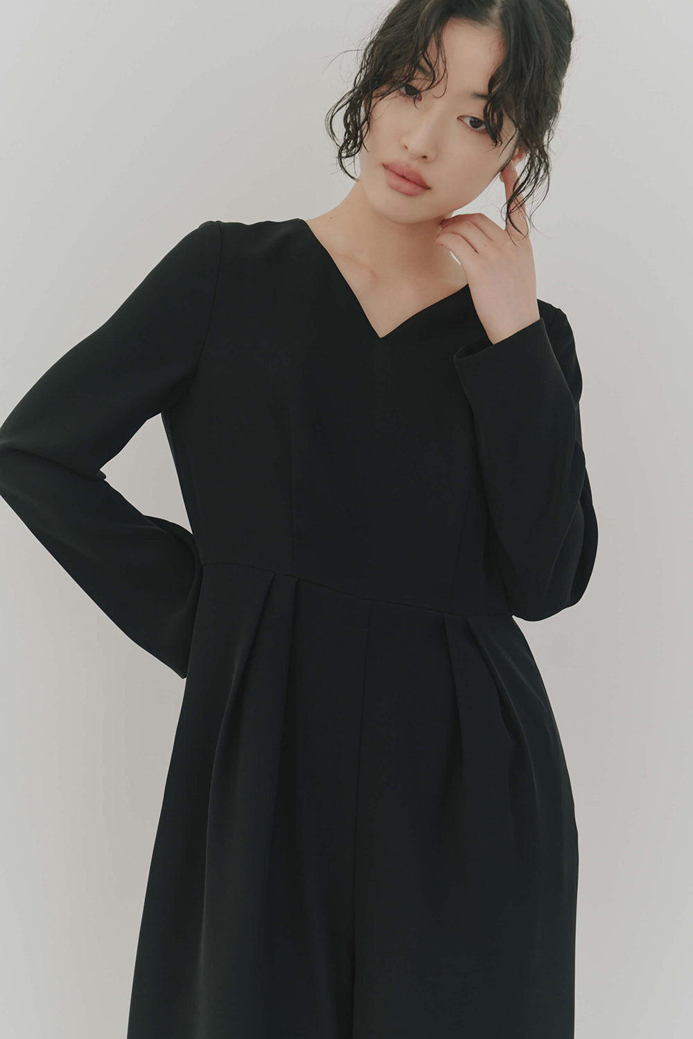 kaene カーブネックオールインワン / 100900 | モデル身長166cm 着用サイズ38