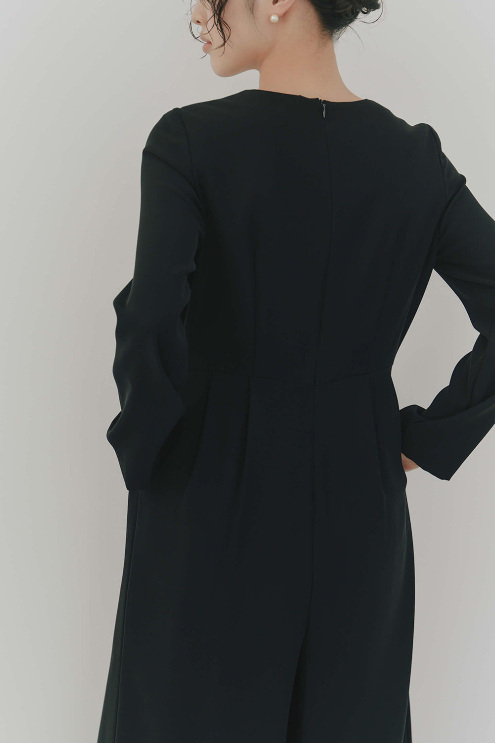 kaene カーブネックオールインワン / 100900 | モデル身長166cm 着用サイズ38