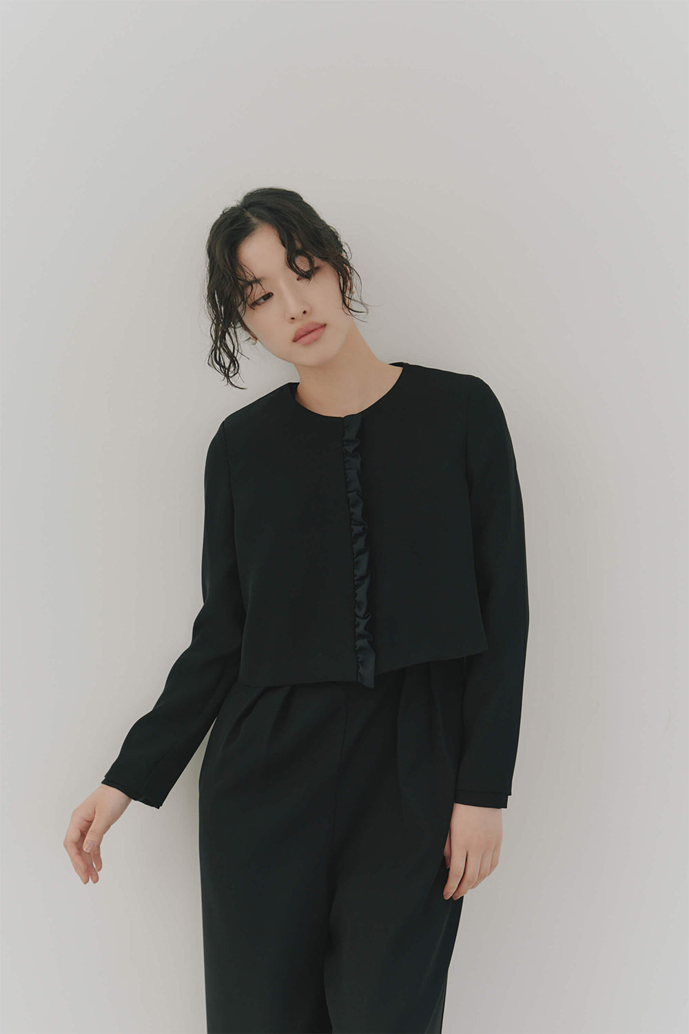 kaene シフォンフリルジャケット / 005312 | モデル身長166cm 着用サイズ38