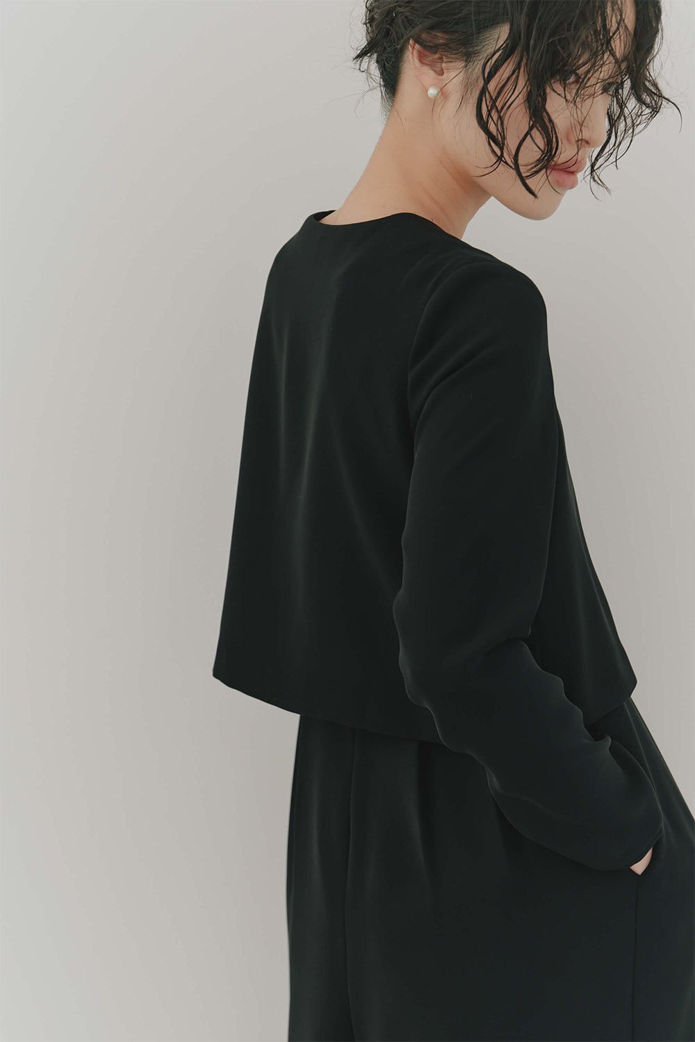 kaene シフォンフリルジャケット / 005312 | モデル身長166cm 着用サイズ38