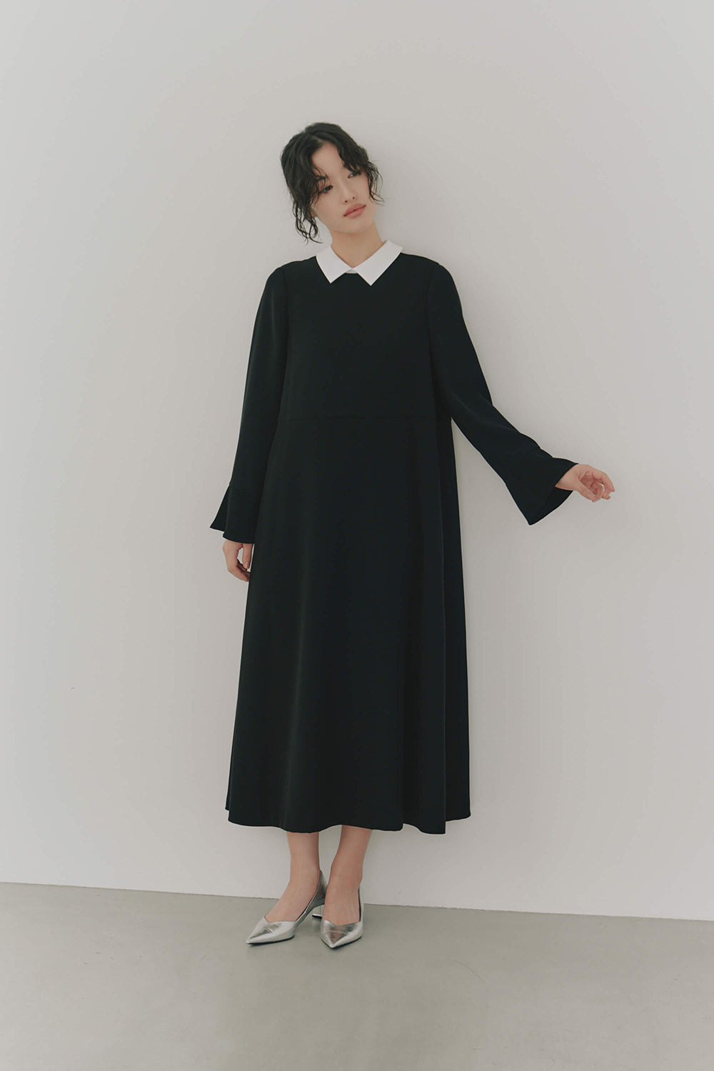 kaene Aラインロングスリーブワンピース / 100767 | モデル身長166cm 着用サイズ38 ※003090付け衿着用