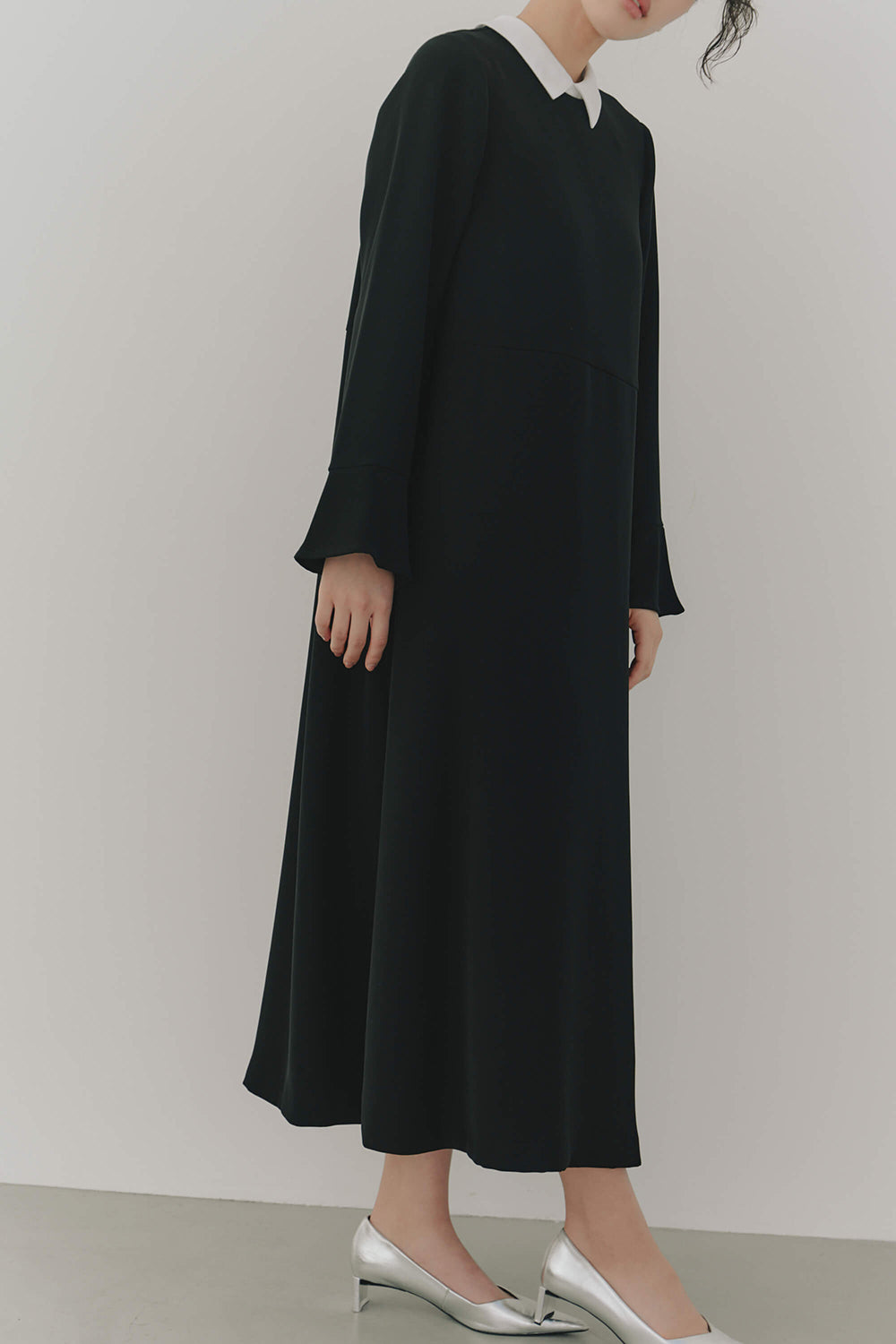 kaene Aラインロングスリーブワンピース / 100767 | モデル身長166cm 着用サイズ38 ※003090付け衿着用