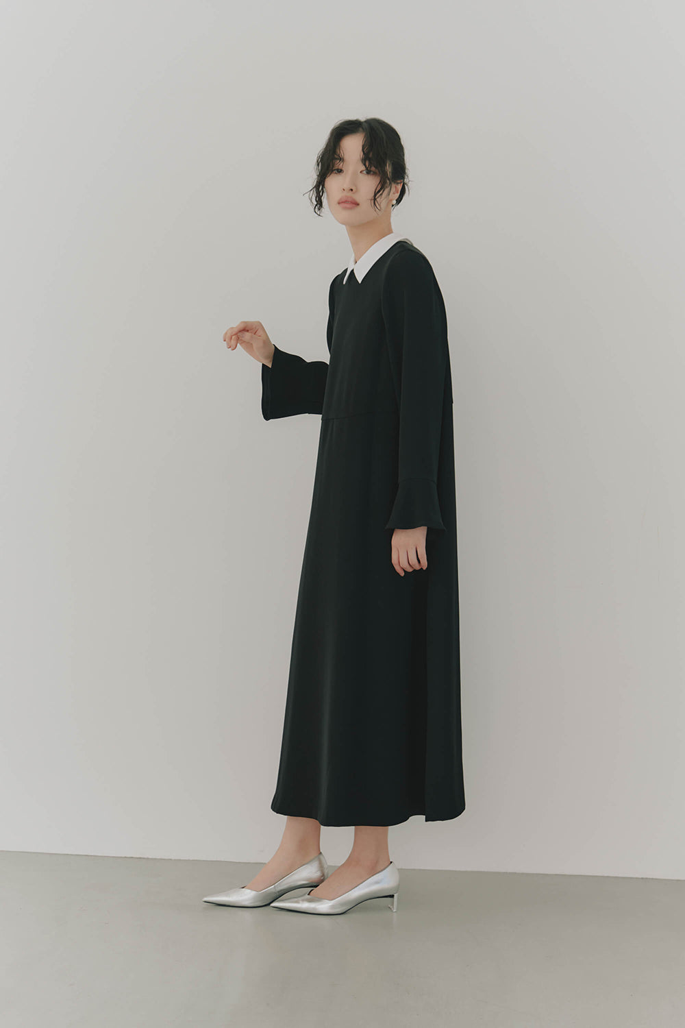 kaene Aラインロングスリーブワンピース / 100767 | モデル身長166cm 着用サイズ38 ※003090付け衿着用