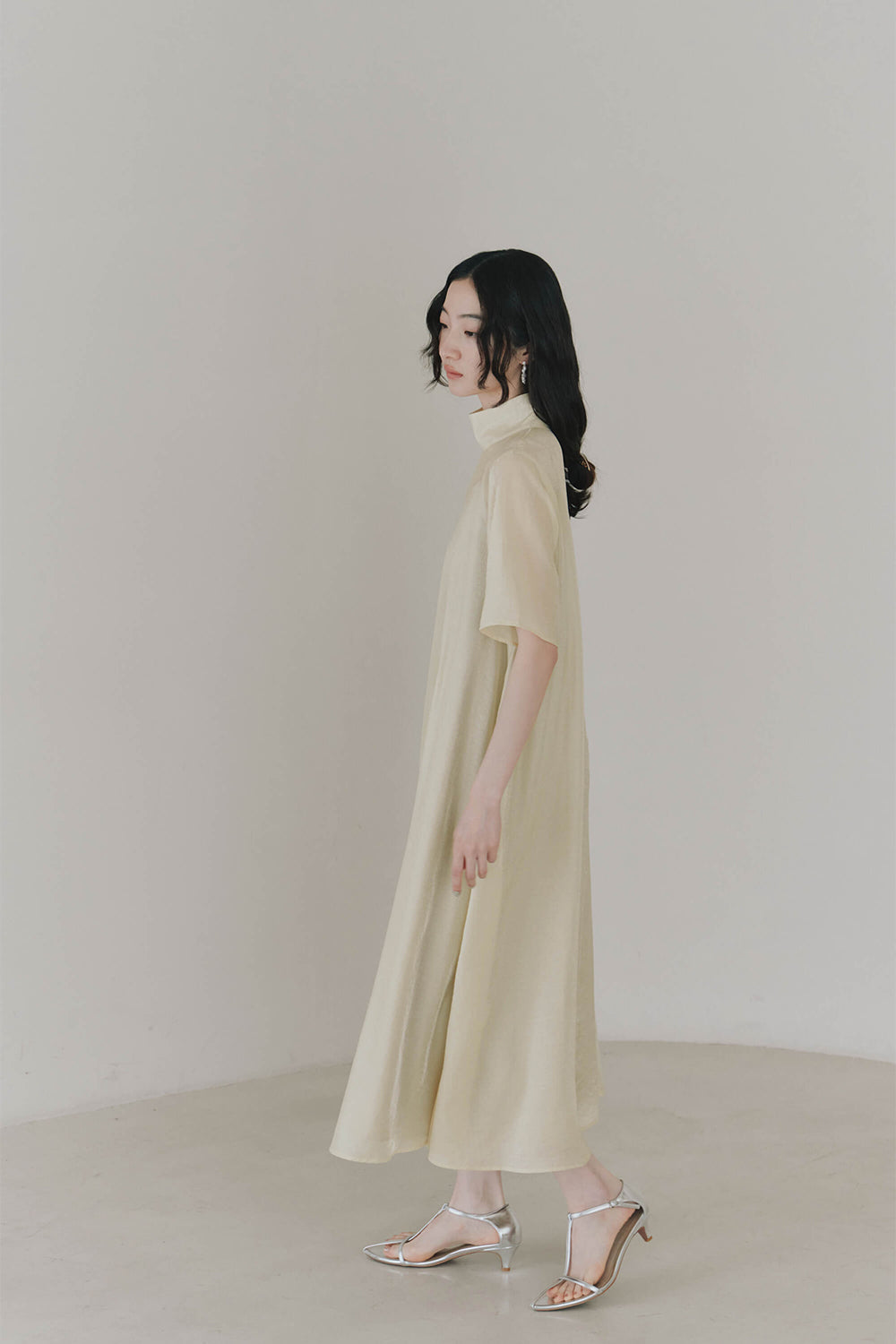 kaene テントラインシアードレス / 101089 | モデル身長164cm 着用サイズFREE