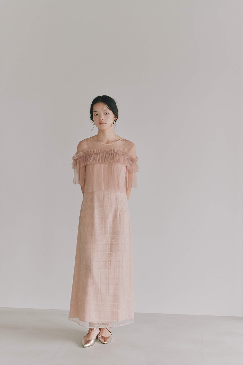 kaene フリルチュールドッキングドレス / 101135 | モデル身長165cm 着用サイズS(36)