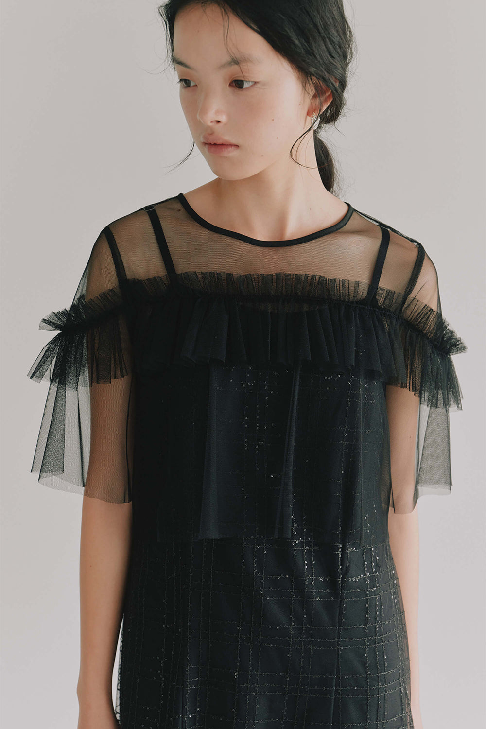 kaene フリルチュールドッキングドレス / 101135 | モデル身長165cm 着用サイズM(38)