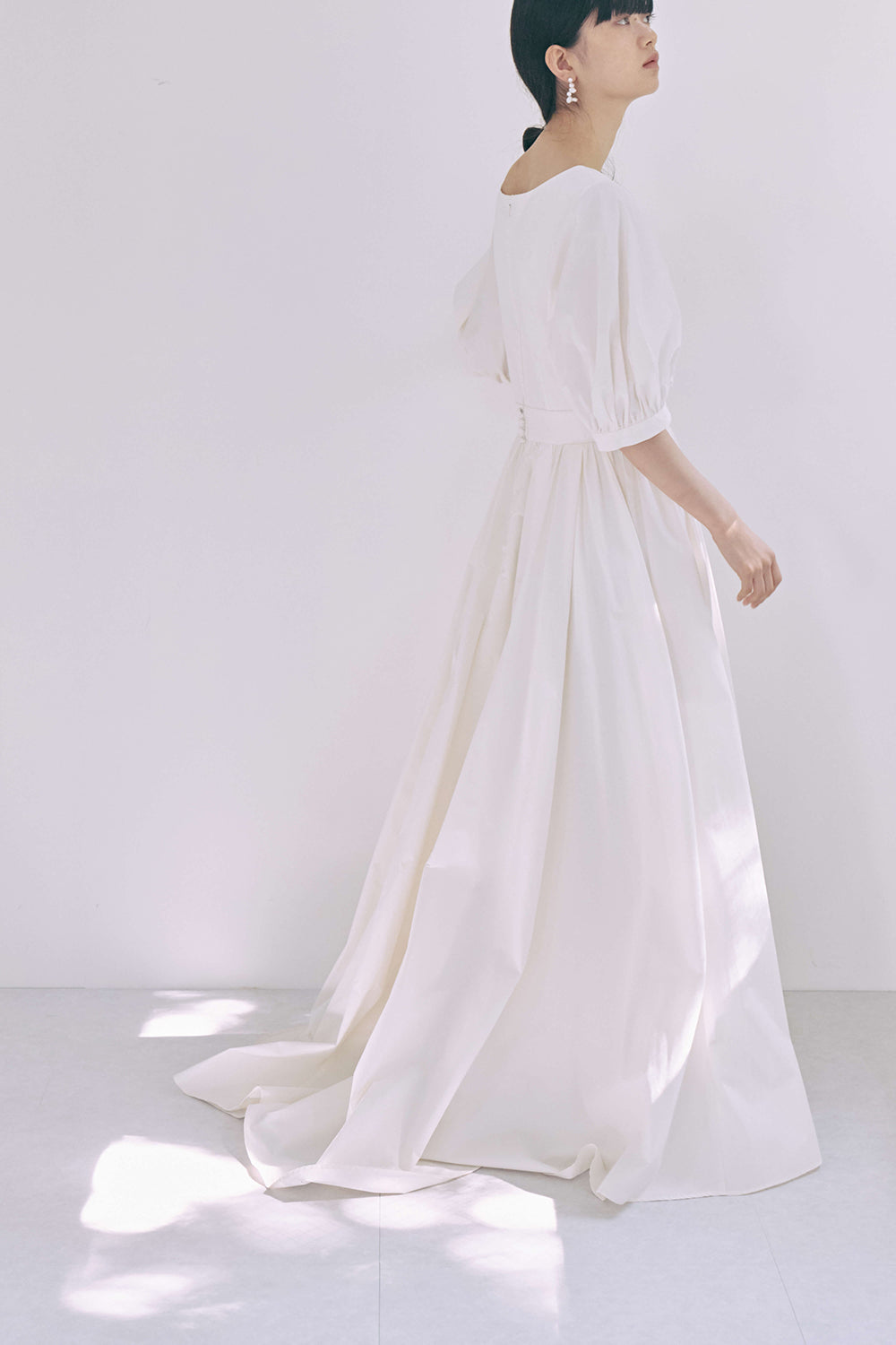 kaene タフタカシュクールドレス / 100725 | モデル身長165cm 着用サイズ38