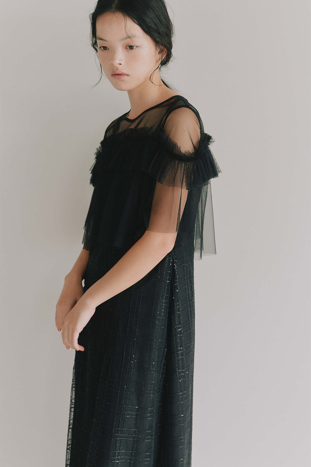 kaene フリルチュールドッキングドレス / 101135 | モデル身長165cm 着用サイズM(38)