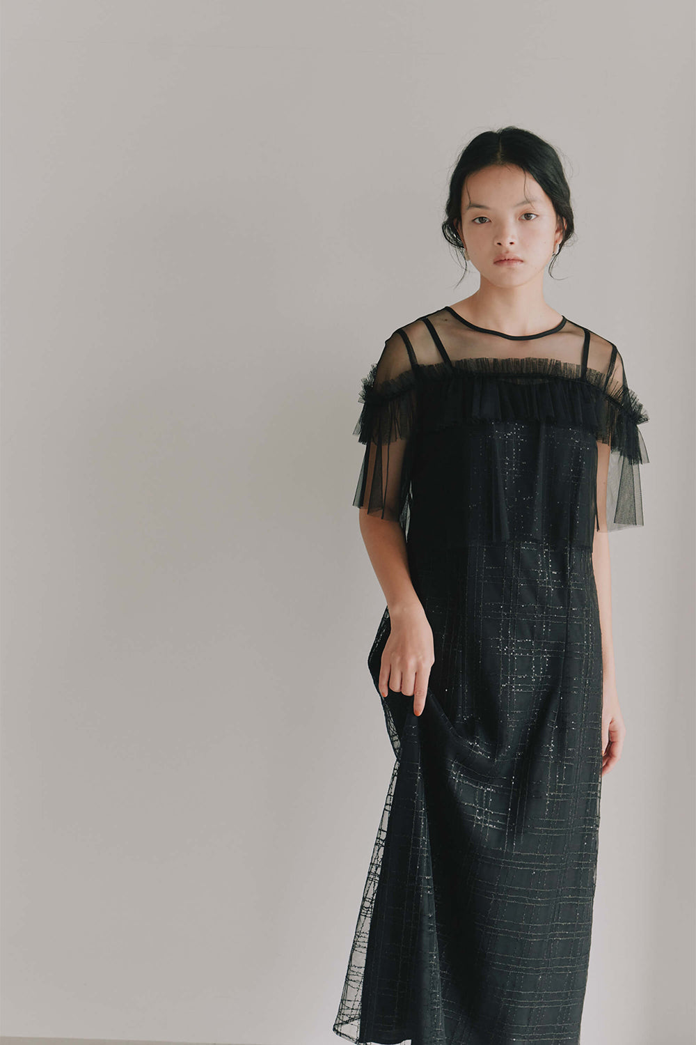 kaene フリルチュールドッキングドレス / 101135 | モデル身長165cm 着用サイズM(38)