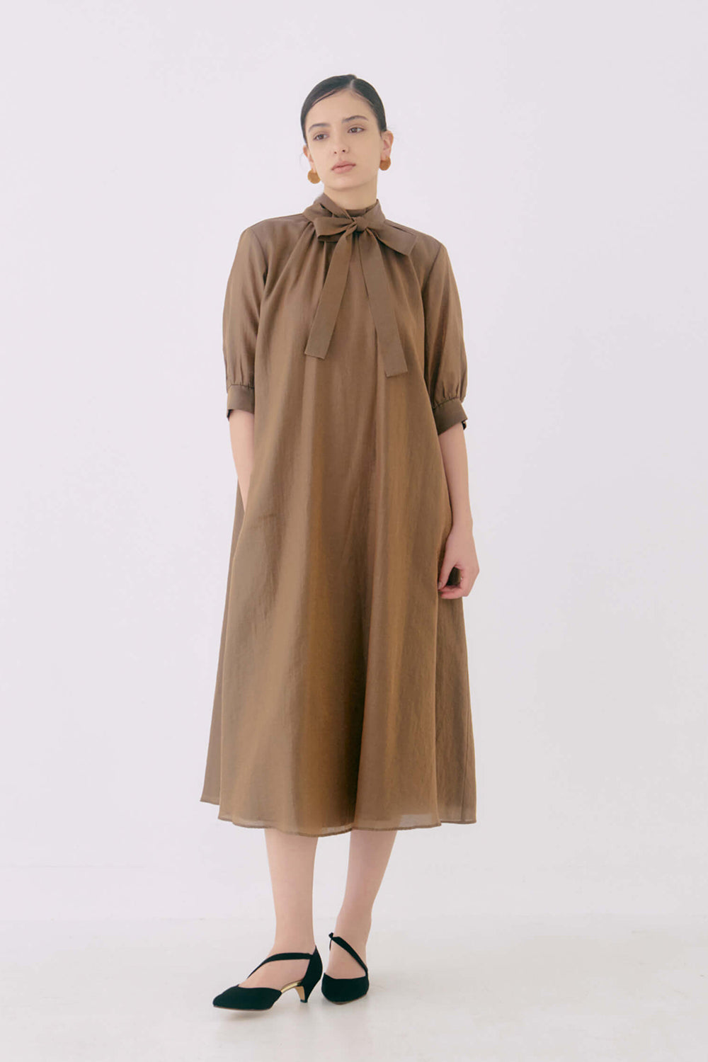 kaene シャンブレーAラインドレス / 100768 | モデル身長170cm 着用サイズ1