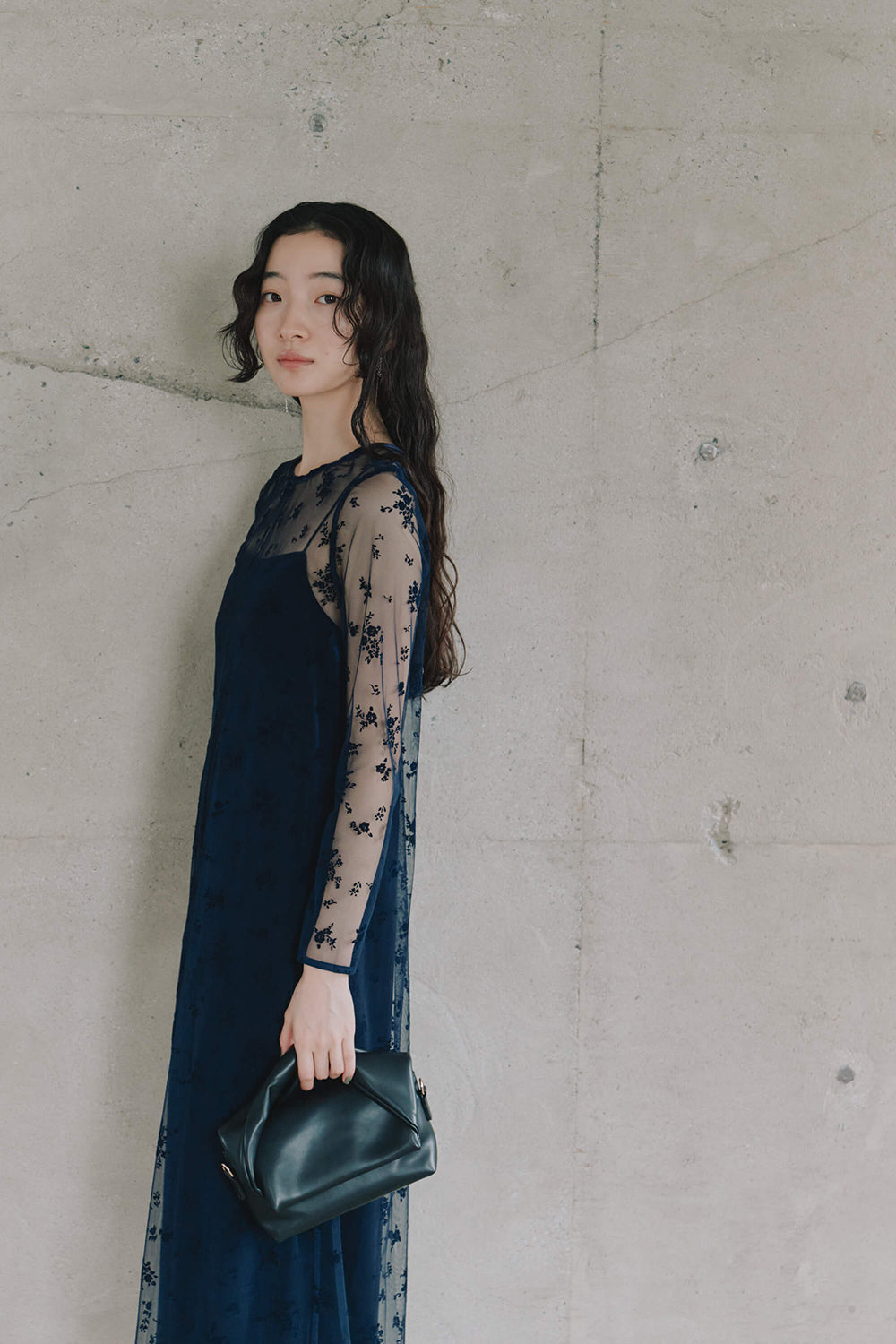 kaene フロッキーベロア2wayドレス / 100981 | モデル身長164cm 着用サイズ36