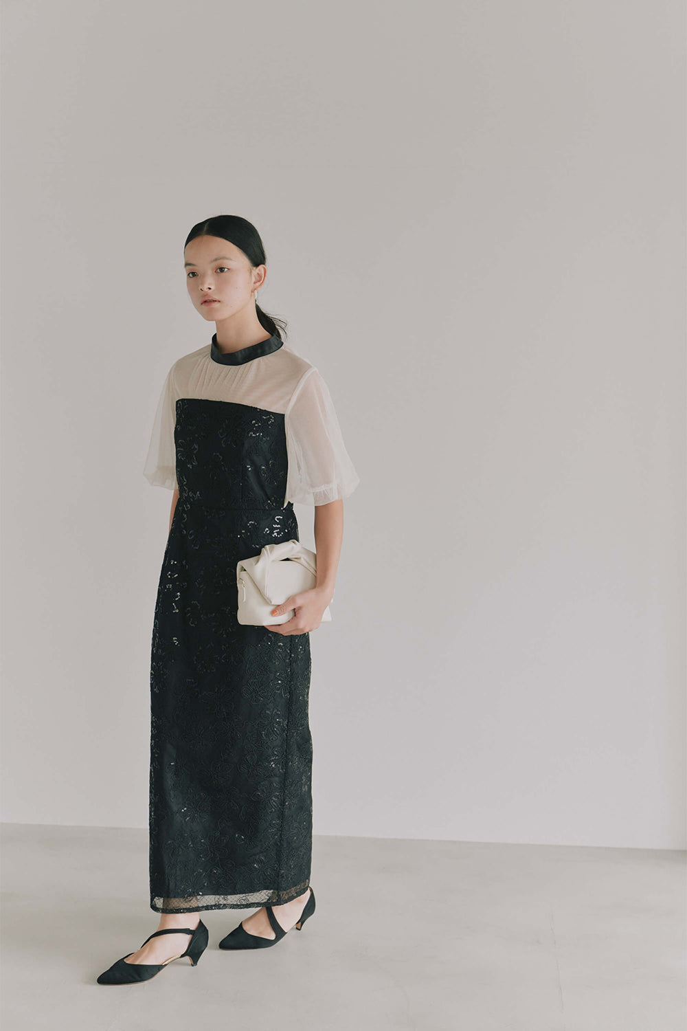 kaene バッグデザインスパンコールドレス / 101161 | モデル身長165cm 着用サイズS(36)