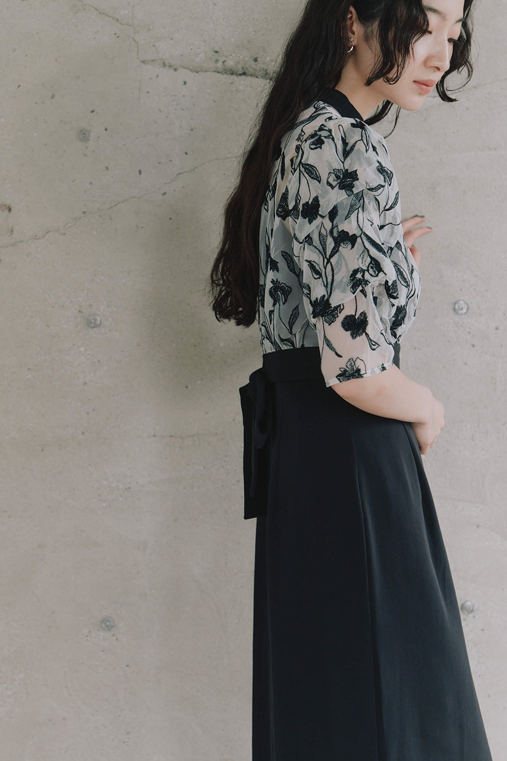 kaene 刺繍レースコンビネーションドレス / 101102 | モデル身長164cm 着用サイM