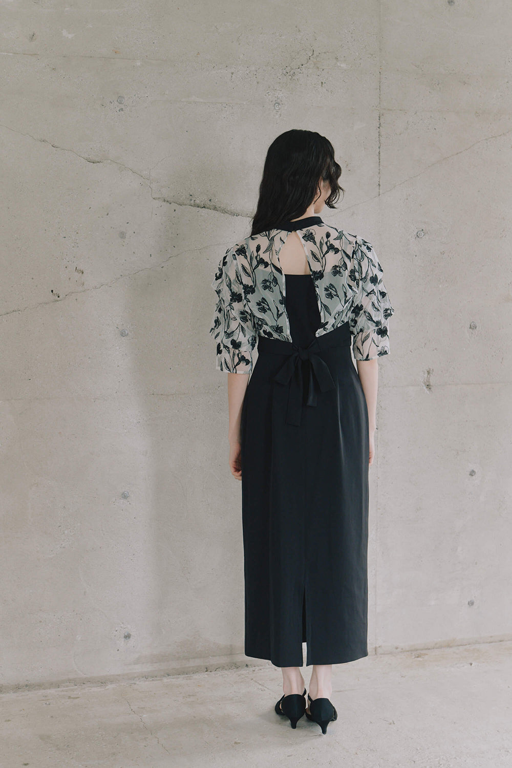kaene 刺繍レースコンビネーションドレス / 101102 | モデル身長164cm 着用サイM