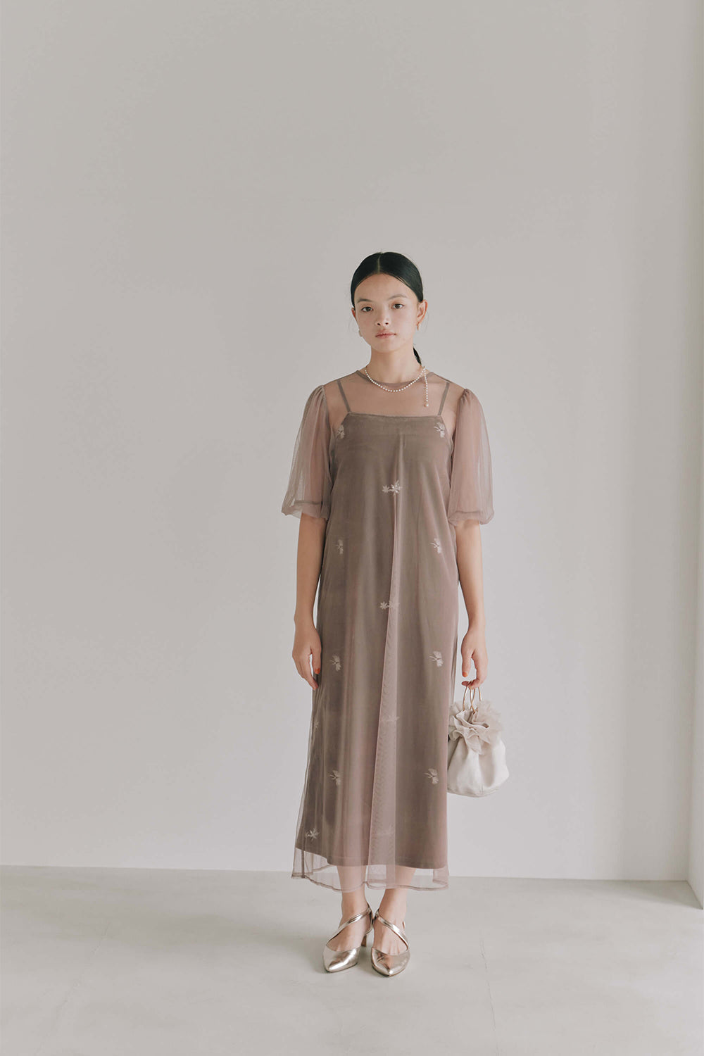 kaene 刺繍ベロアチュールドレス / 101130 | モデル身長165cm 着用サイズM