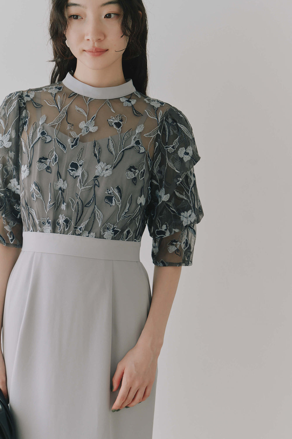 kaene 刺繍レースコンビネーションドレス / 101102 | モデル身長164cm 着用サイズS