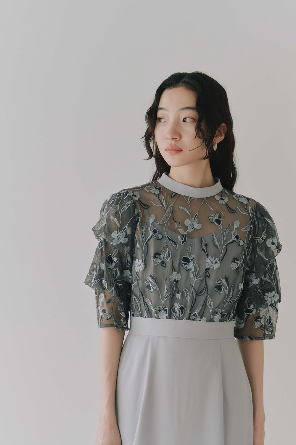 kaene 刺繍レースコンビネーションドレス / 101102 | モデル身長164cm 着用サイズS