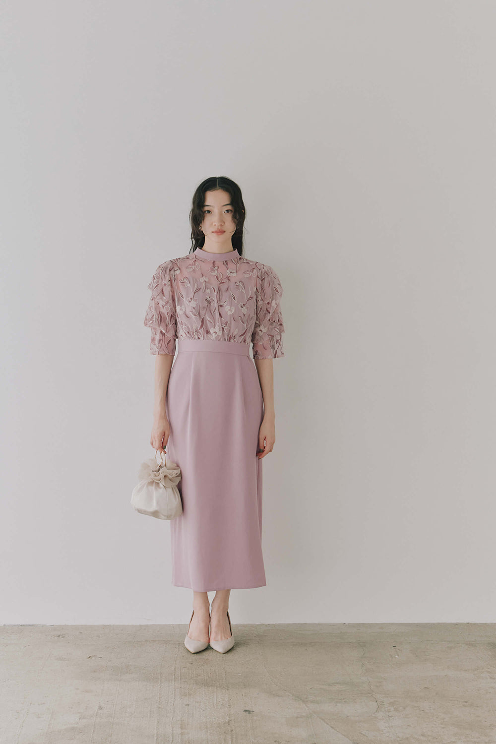kaene 刺繍レースコンビネーションドレス / 101102 | モデル身長164cm 着用サイズS